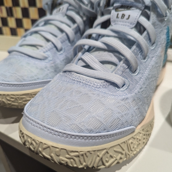 NIKE Zoom LeBron NXXT Gen Basketball Shoes - Picture 5 of 8